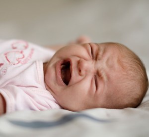 كيف اساعد طفلي على النوم د. اشرف عزاز اخصائي طب الاطفال الكويت